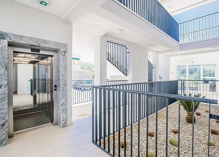 Amazing In With Sauna Apartamento Punat