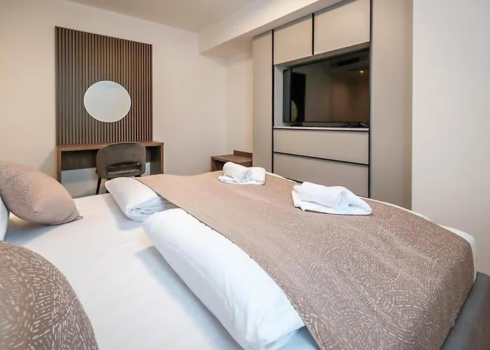 Amazing In With Sauna * 普纳特